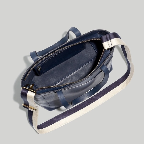 MadeWell Item NH108The Zip-Top Medium Transport Tote - Picture 2 of 4